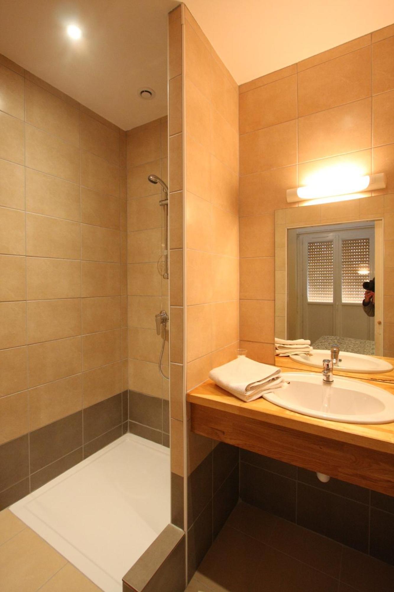 Le Provencal Hotel Tarascon Luaran gambar
